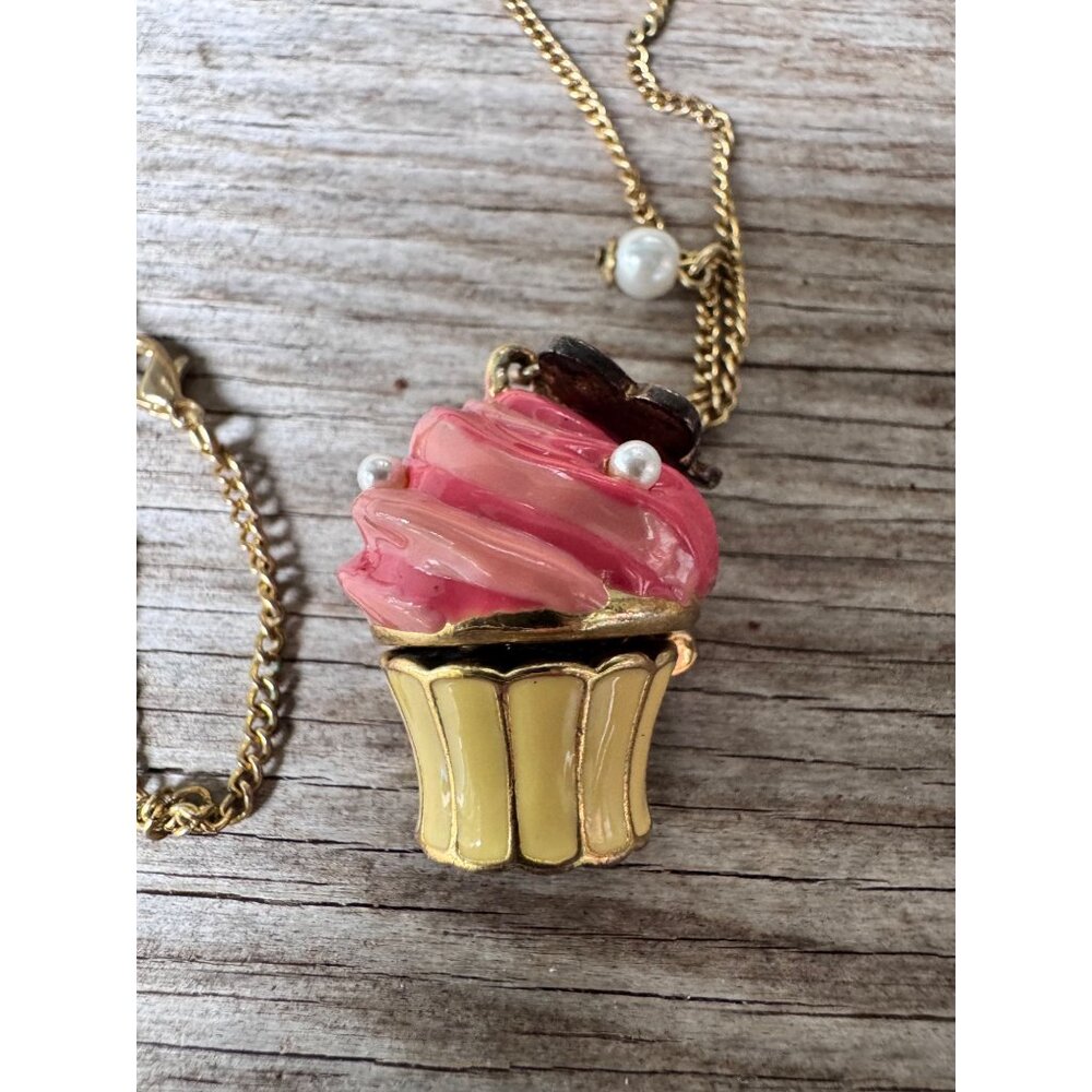 Betsey Johnson Pink Cupcake Pendant Necklace With Gold-Tone Chain & Embellishmen - Picture 4 of 6